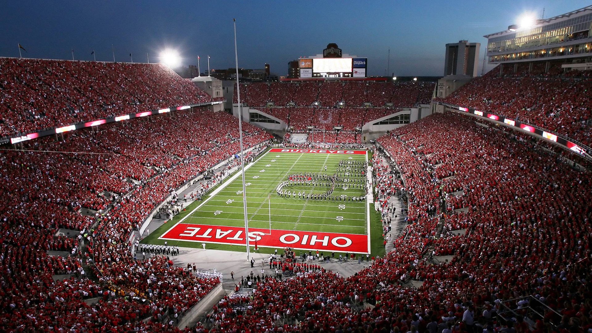 “武汉马拉松：快速跑者的速度风暴”